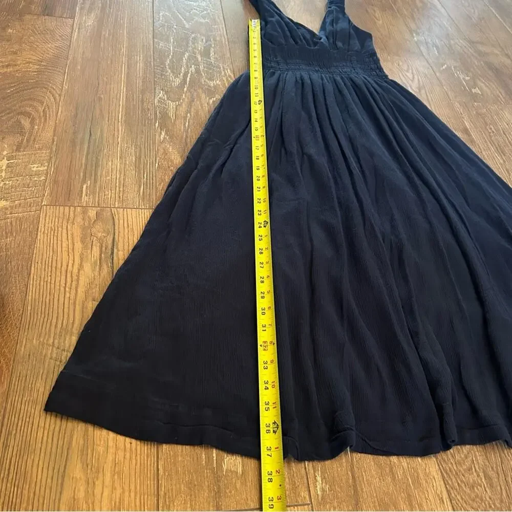 Abercrombie & Fitch color dark
